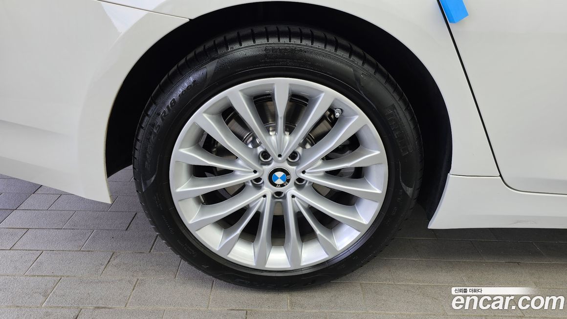 BMW 5-Series 2021