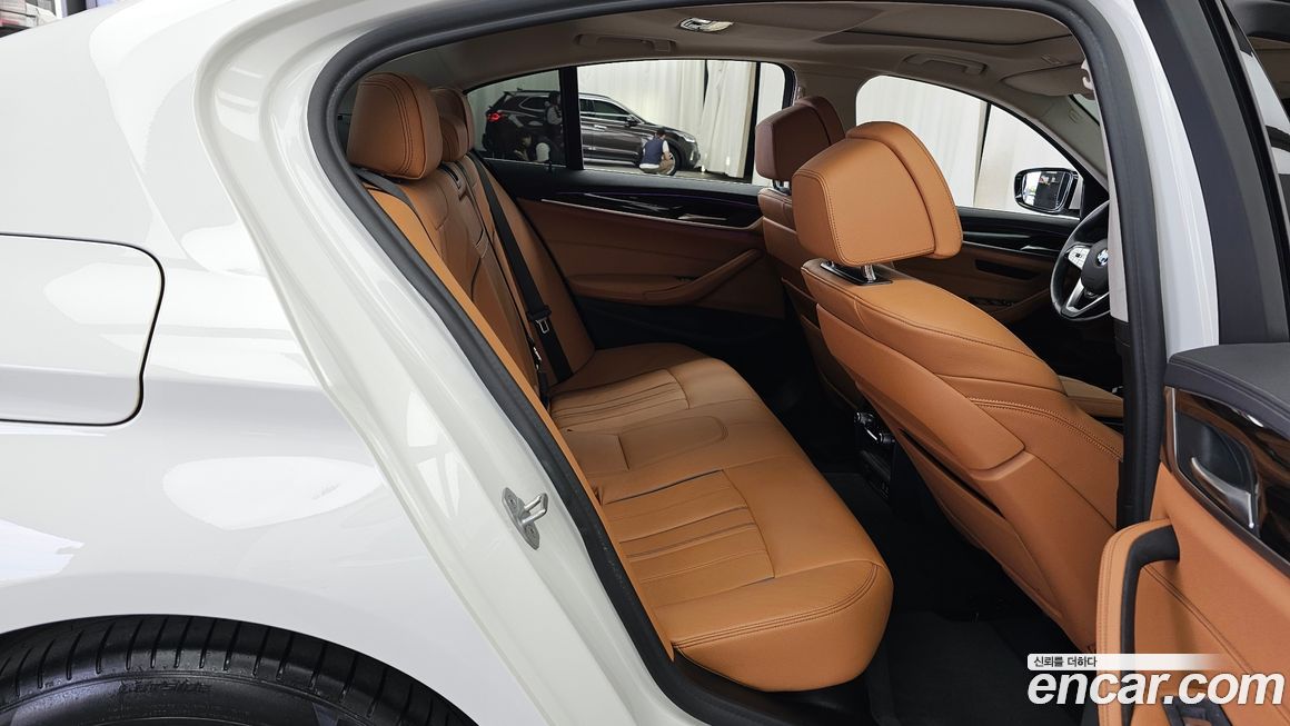 BMW 5-Series 2021