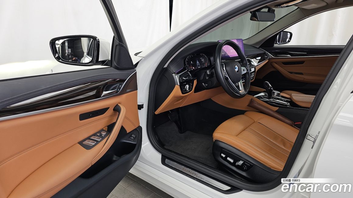 BMW 5-Series 2021