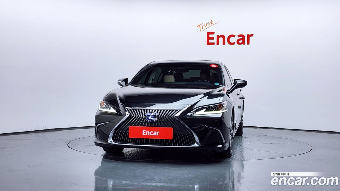 Lexus ES 2019