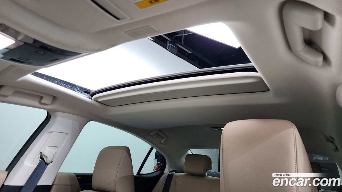 Lexus ES 2019