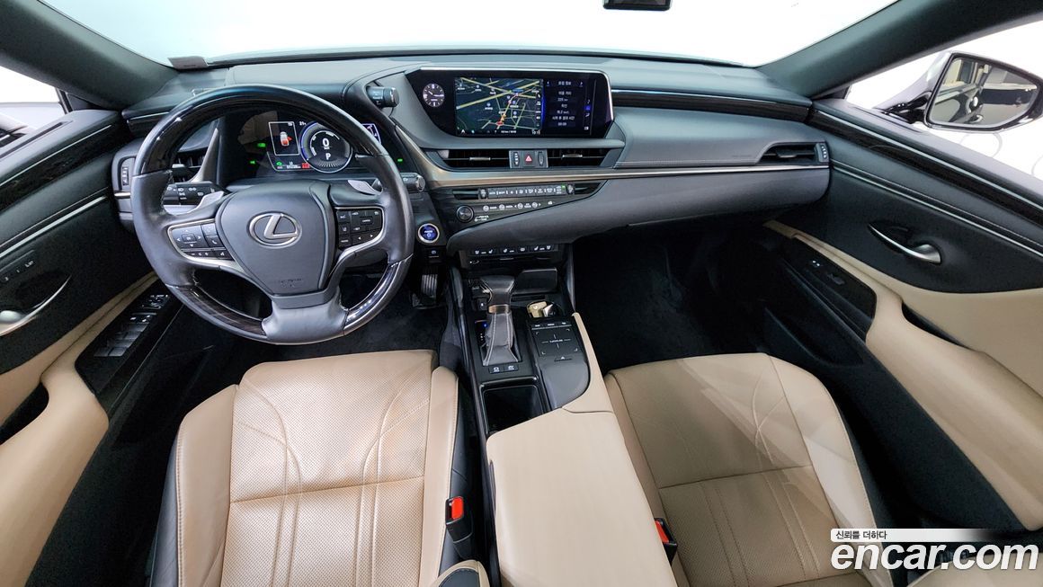 Lexus ES 2019