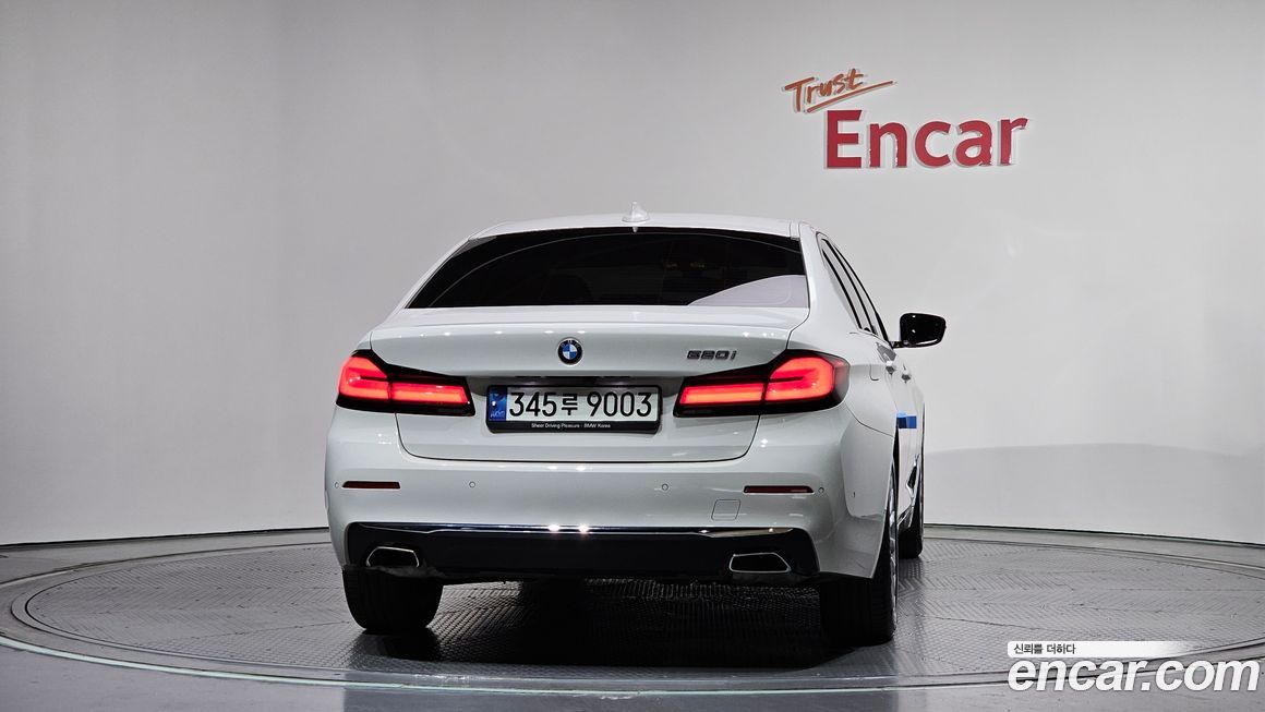BMW 5-Series 2021