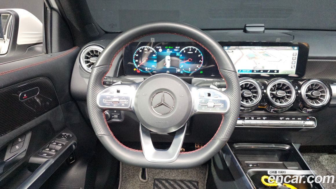 Mercedes-Benz GLB-Class 2022