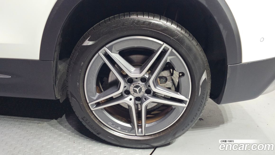 Mercedes-Benz GLB-Class 2022