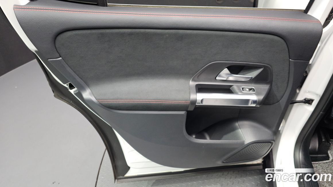 Mercedes-Benz GLB-Class 2022