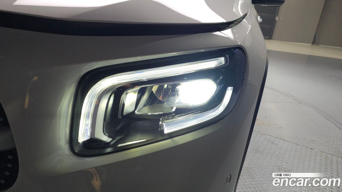 Mercedes-Benz GLB-Class 2022