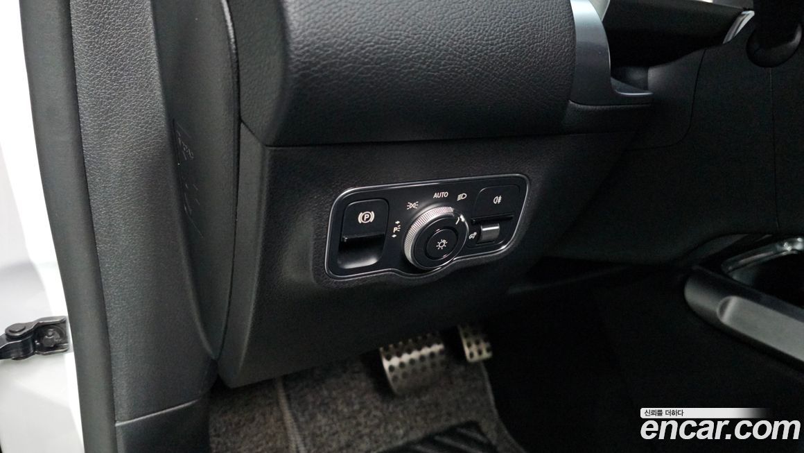 Mercedes-Benz GLB-Class 2022