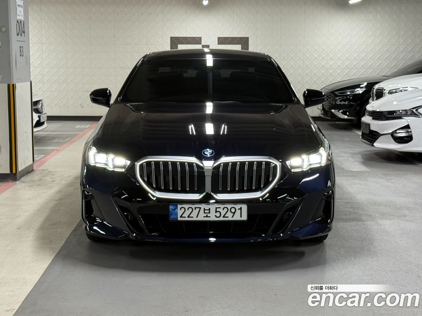 BMW 5-Series 2024