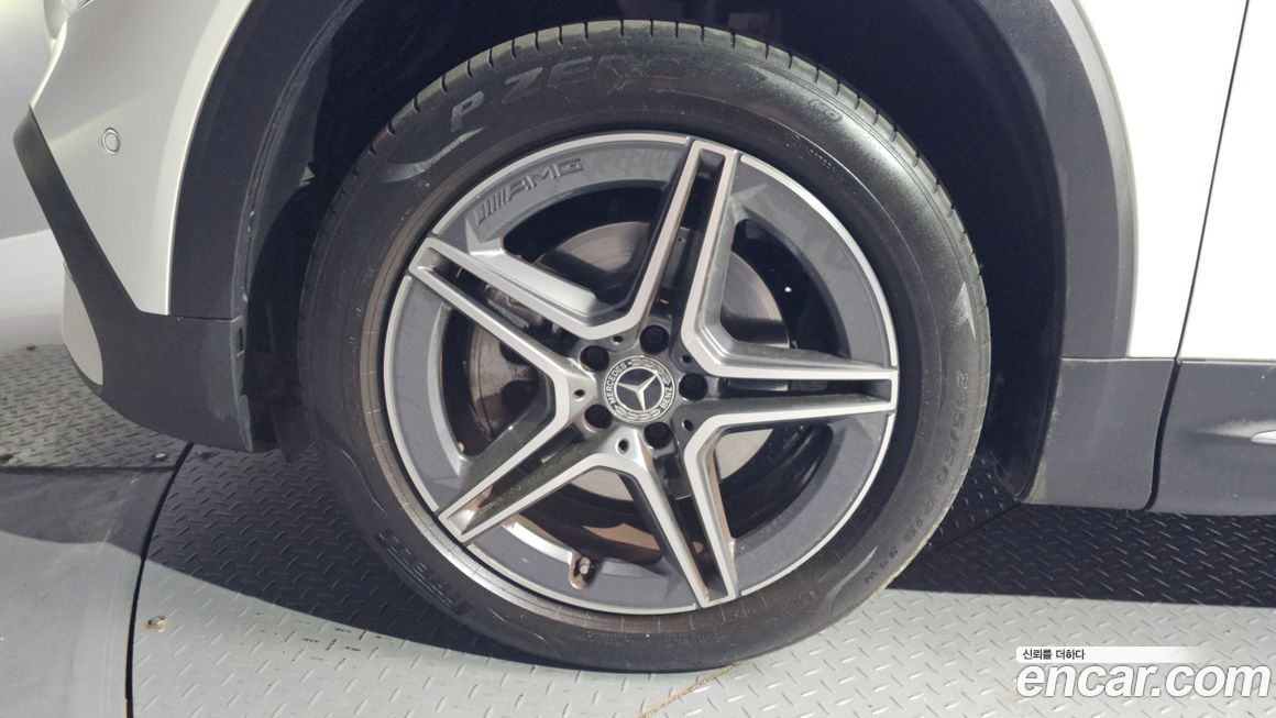 Mercedes-Benz GLB-Class 2022