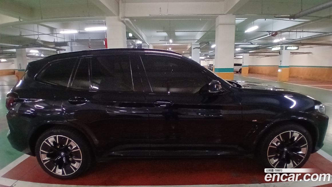 BMW iX3 2024