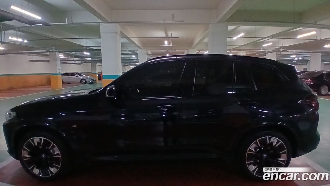 BMW iX3 2024