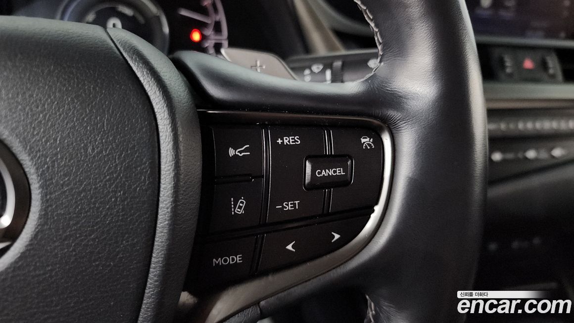 Lexus ES 2021