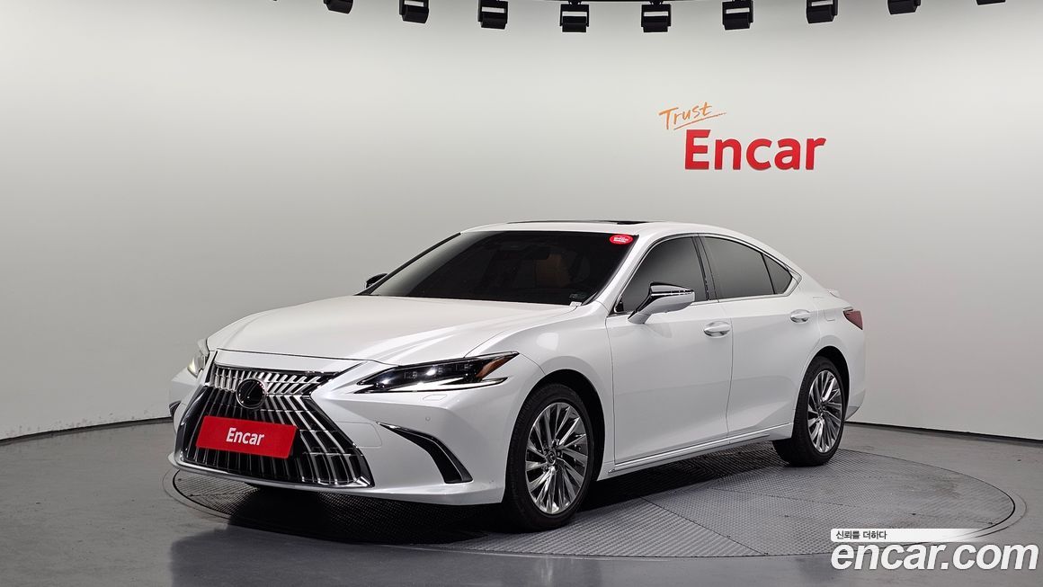 Lexus ES 2026