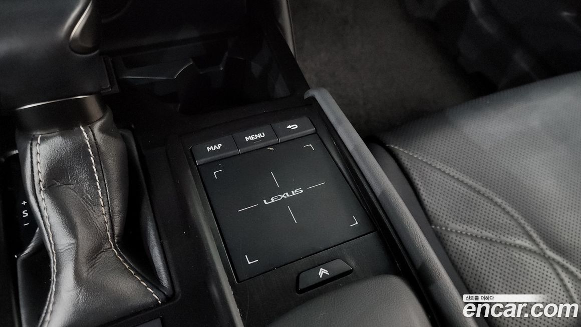 Lexus ES 2021