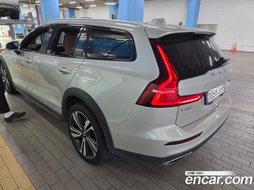 Volvo V60 2021