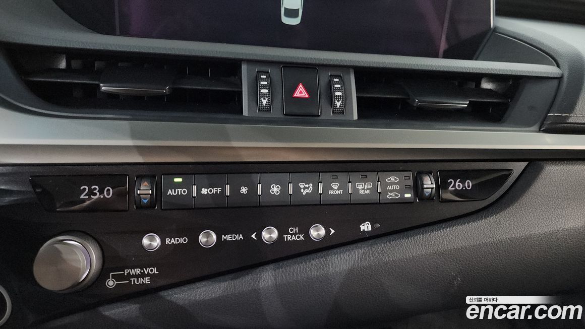 Lexus ES 2021