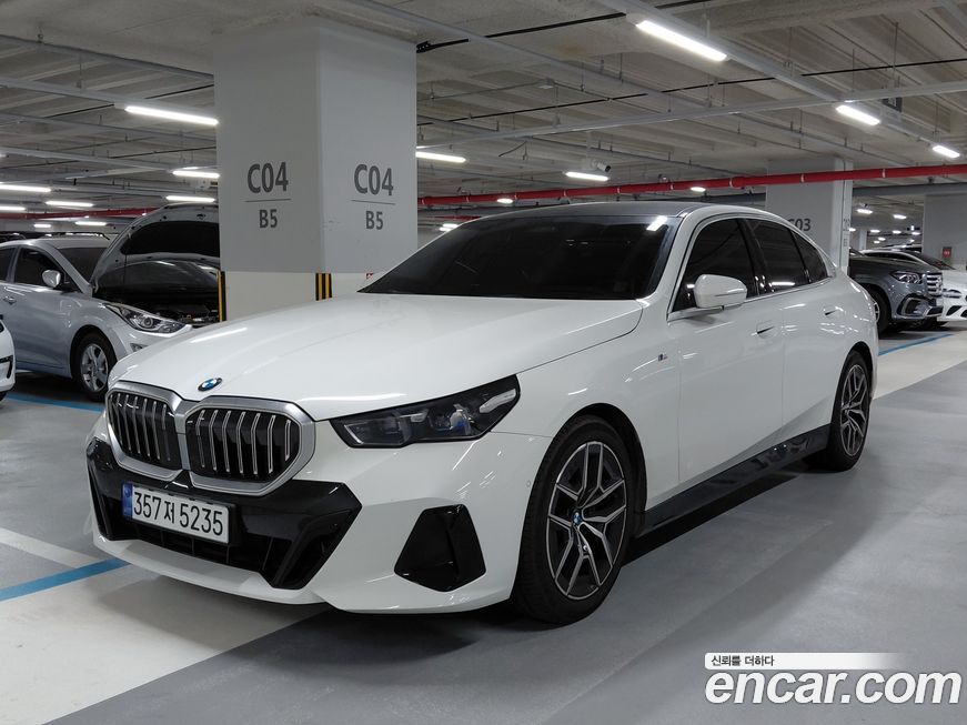 BMW 5-Series 2024