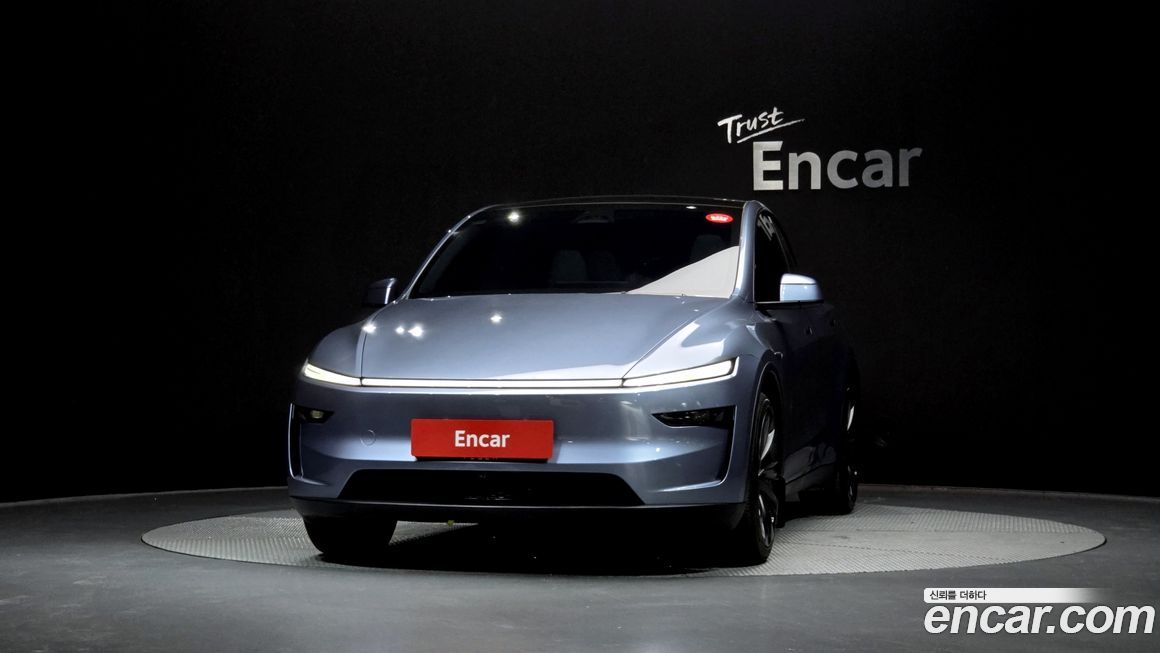 Tesla Model Y 2025