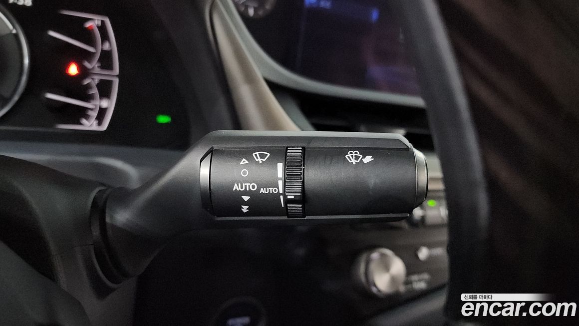 Lexus ES 2021