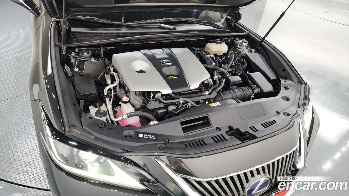 Lexus ES 2021