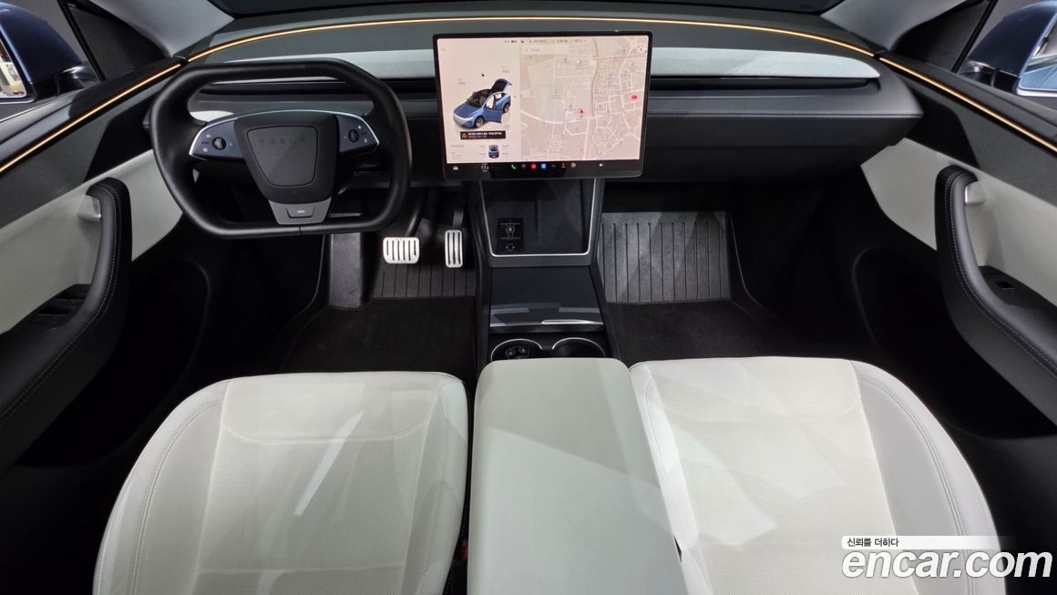 Tesla Model Y 2025
