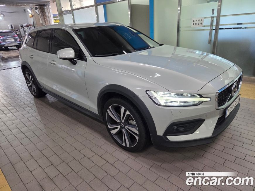 Volvo V60 2021