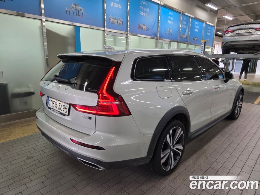 Volvo V60 2021