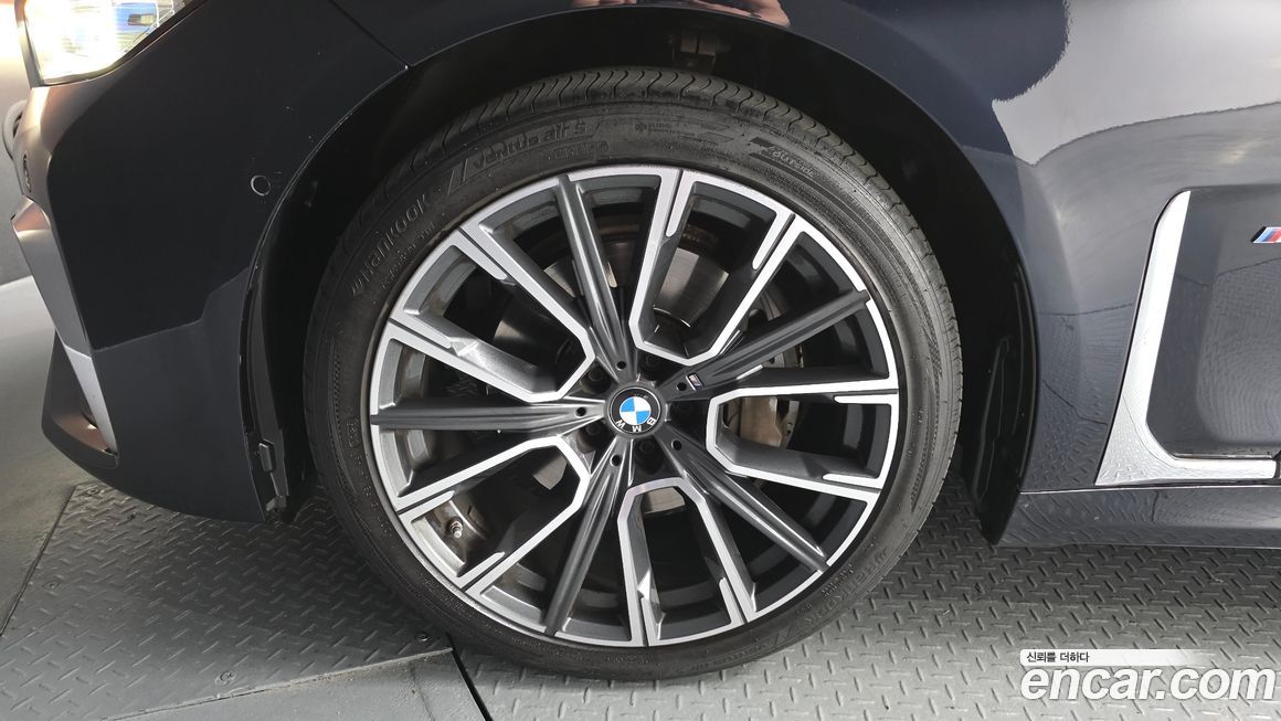 BMW 7-Series 2021