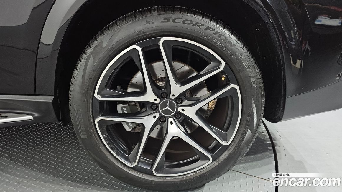 Mercedes-Benz GLE-Class 2021