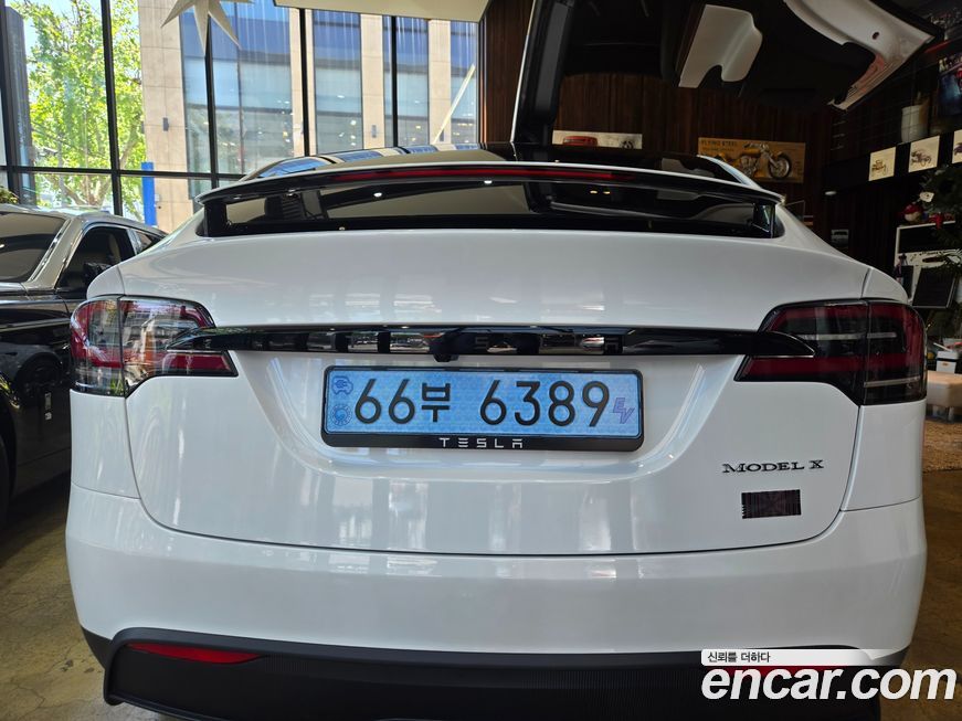 Tesla Model X 2026