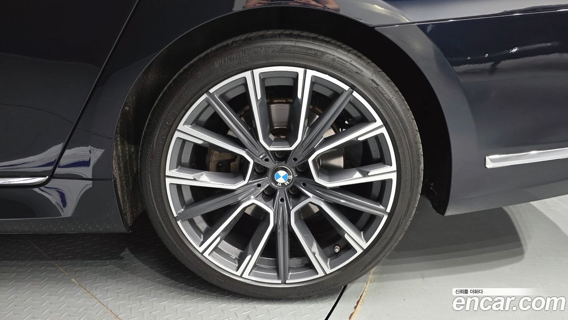 BMW 7-Series 2021