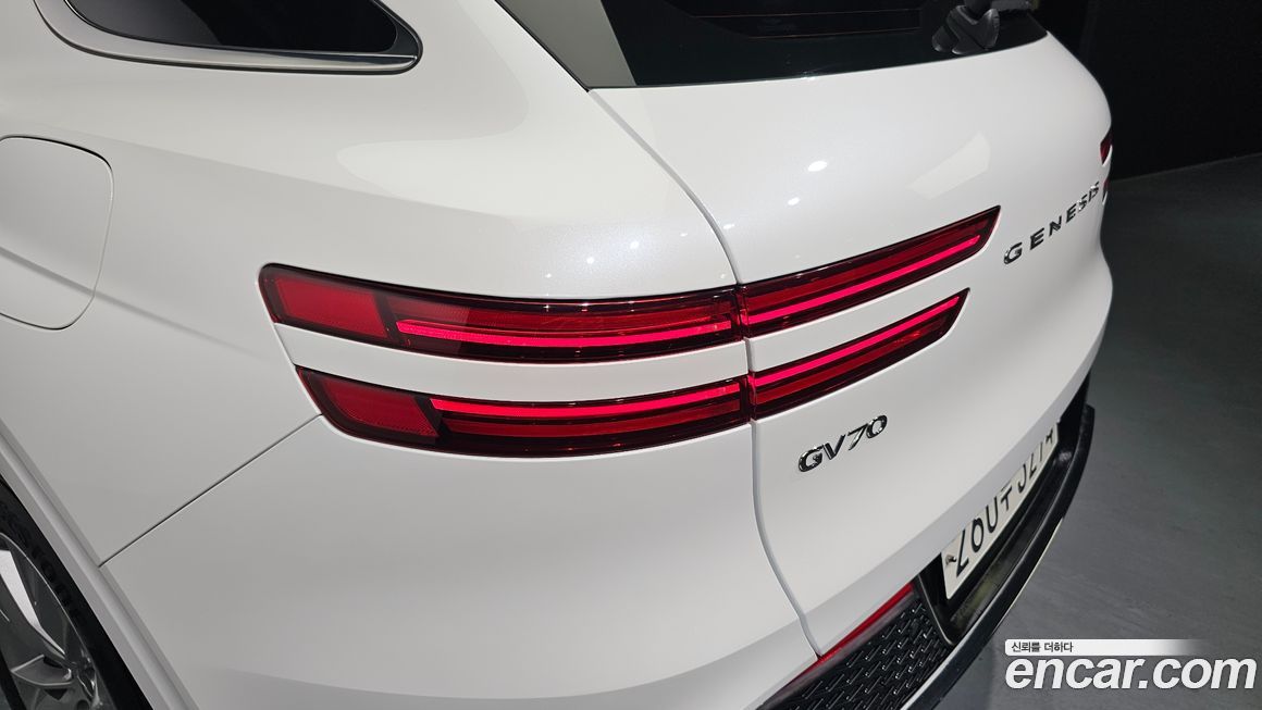 Genesis GV70 2024