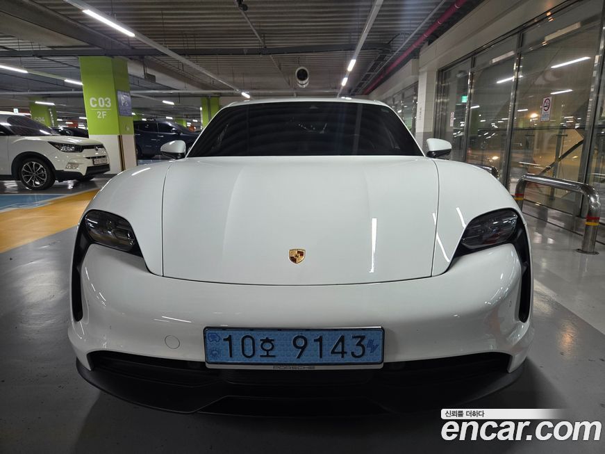Porsche Taycan 2022