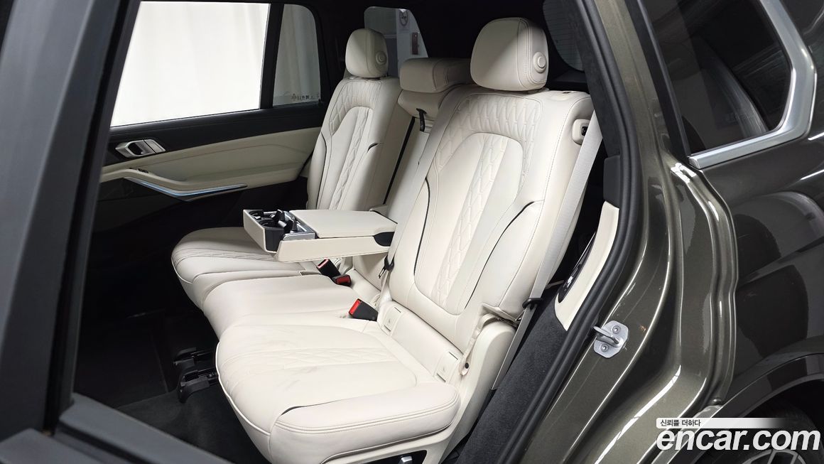 BMW X7 2025