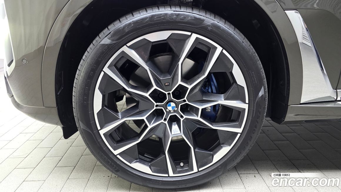 BMW X7 2025