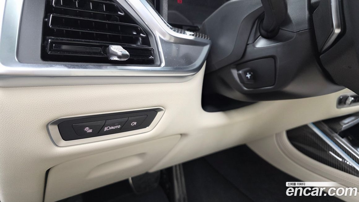 BMW X7 2025