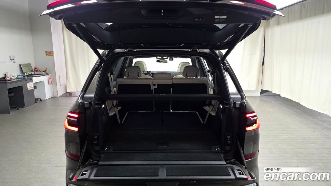 BMW X7 2025
