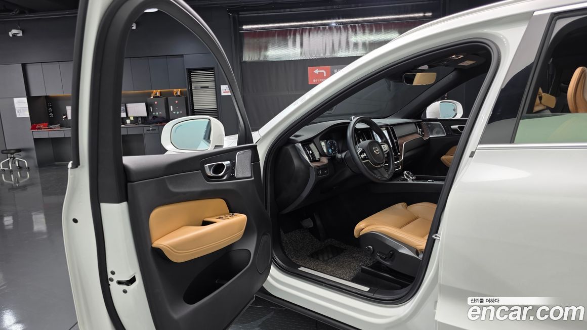 Volvo XC60 2021
