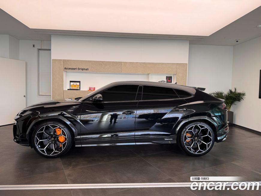 Lamborghini Urus 2024