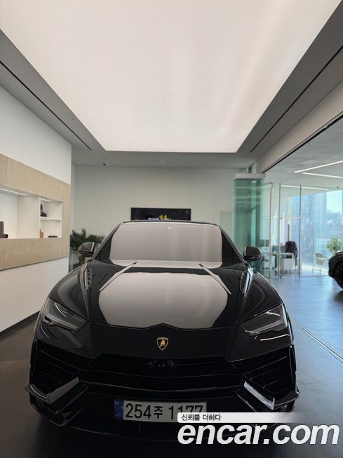 Lamborghini Urus 2024