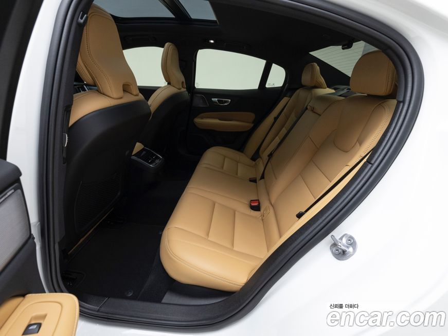 Volvo S60 2024