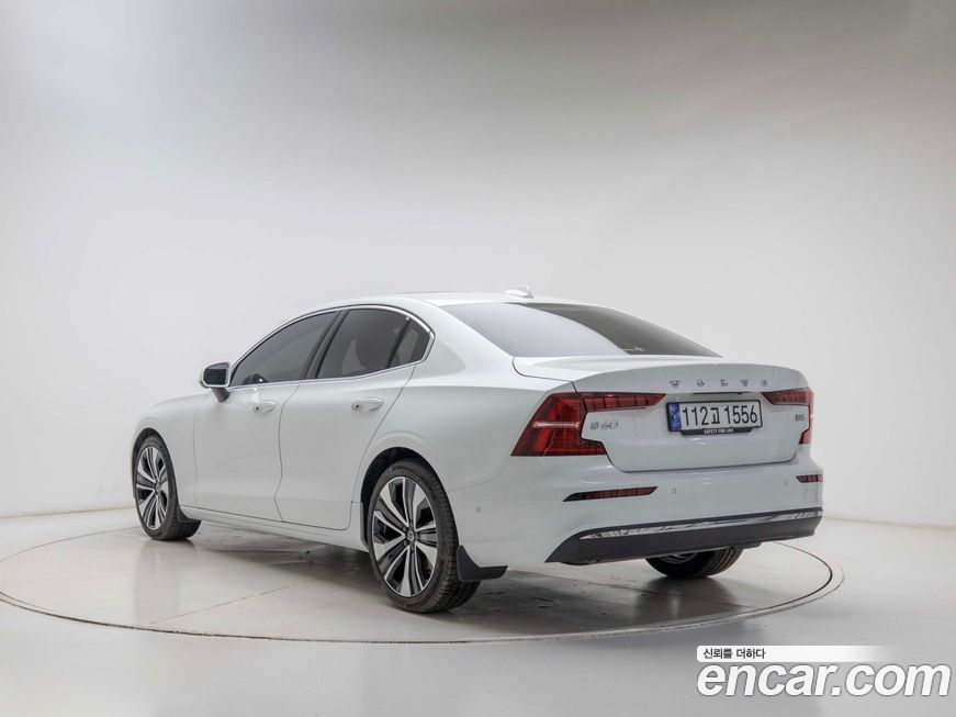 Volvo S60 2024