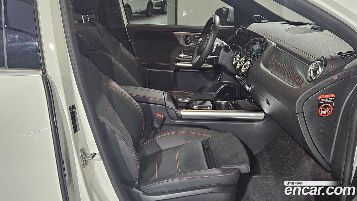 Mercedes-Benz EQA 2024