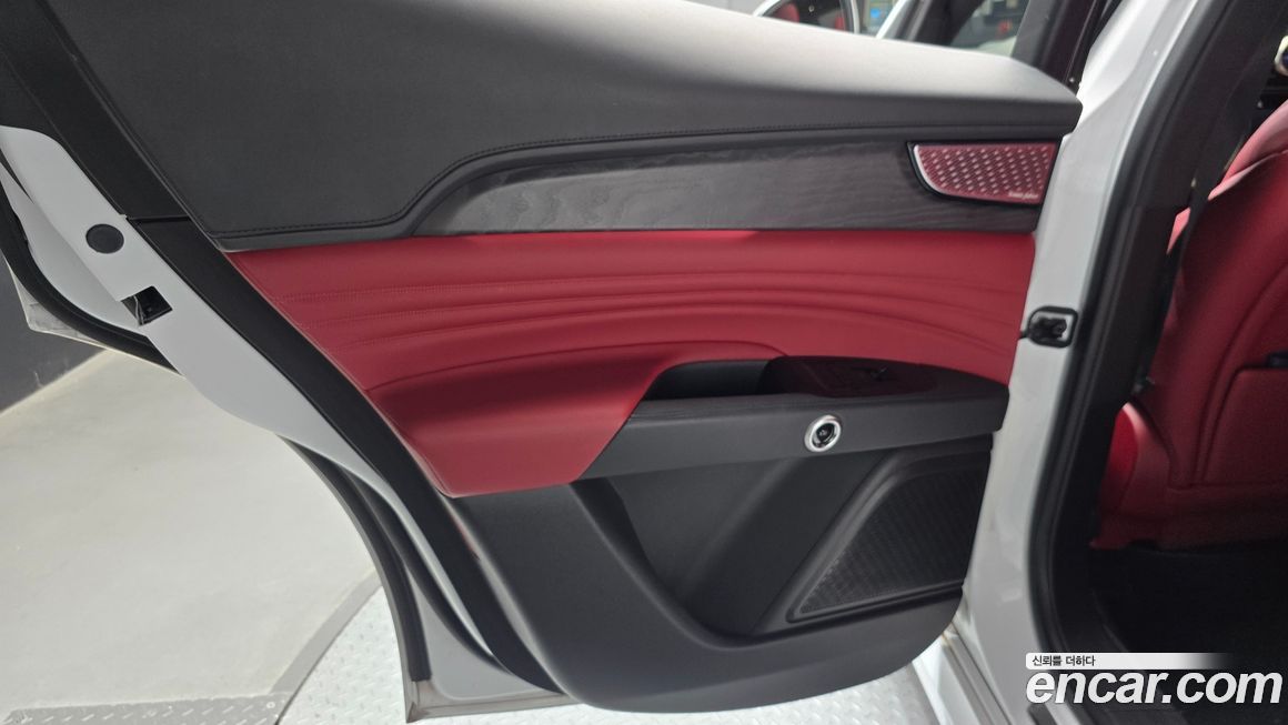 Maserati Grecale 2023