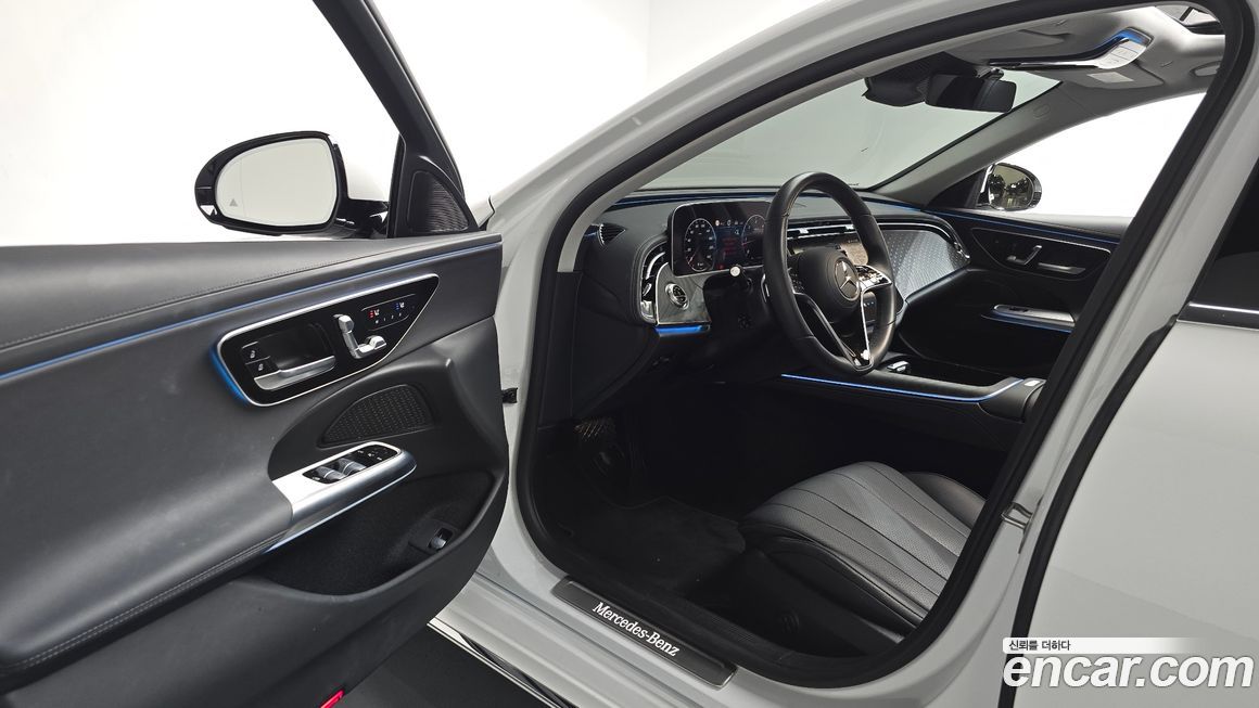 Mercedes-Benz E-Class 2024
