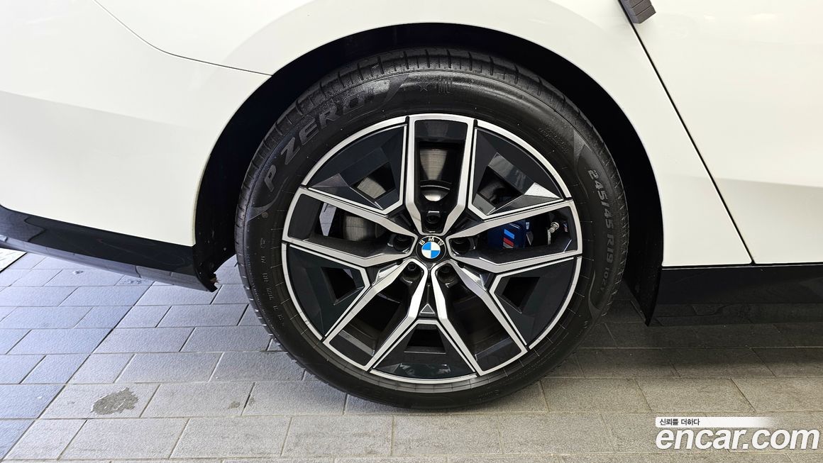BMW 5-Series 2024