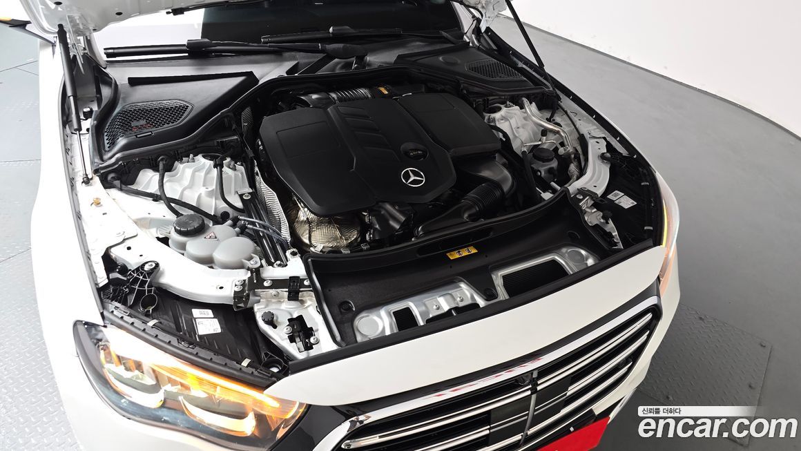 Mercedes-Benz E-Class 2024