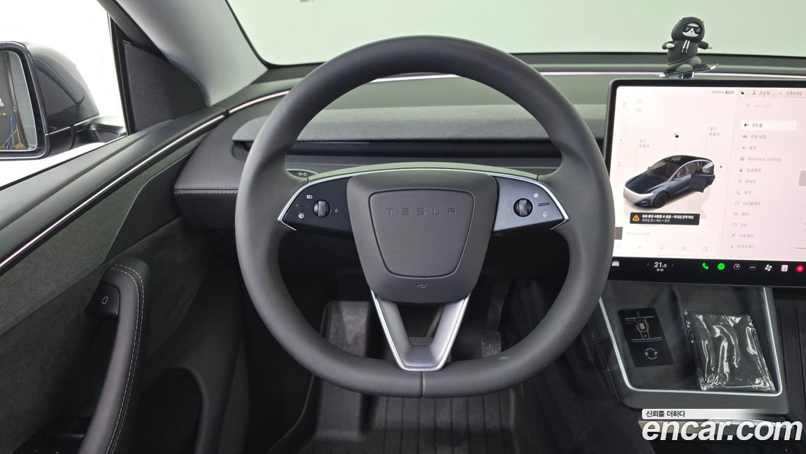 Tesla Model Y 2025