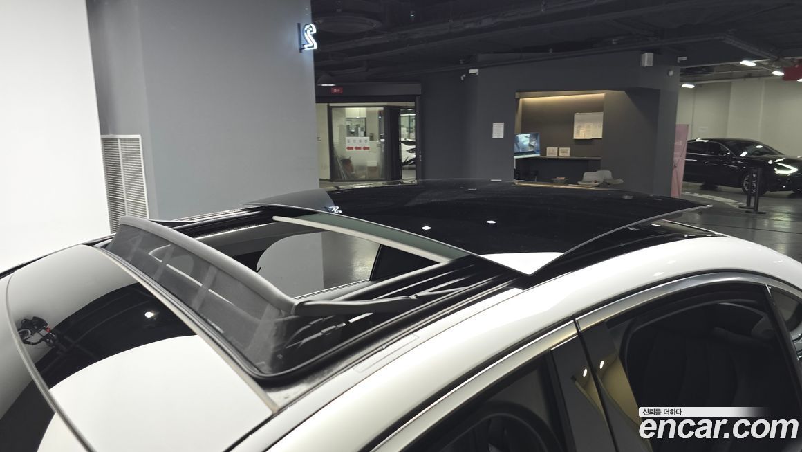 Mercedes-Benz E-Class 2024